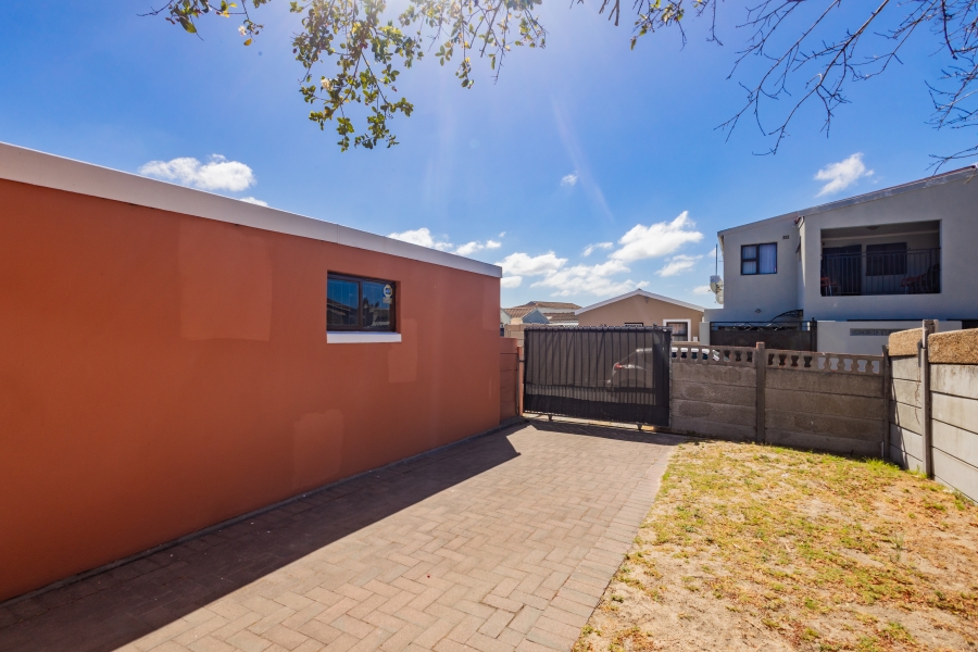 3 Bedroom Property for Sale in Phoenix Western Cape